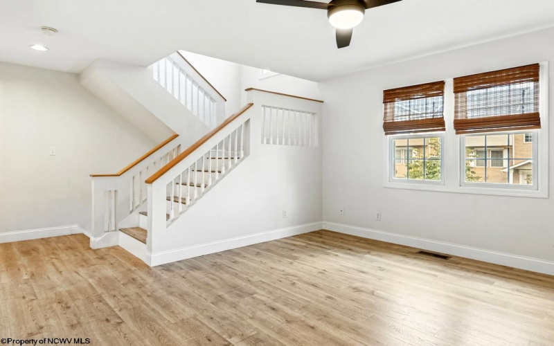 952 Ashton Place, Morgantown, West Virginia 26508, 2 Bedrooms Bedrooms, 5 Rooms Rooms,2 BathroomsBathrooms,Single Family Attached,For Sale,Ashton,10160554