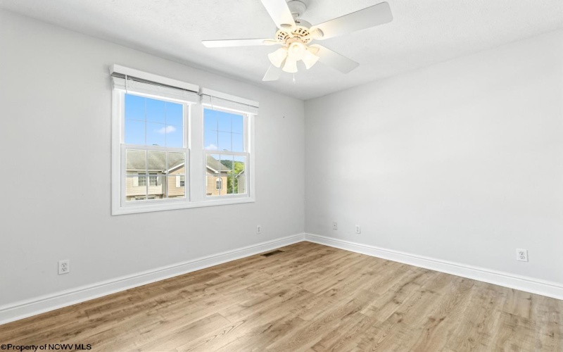 952 Ashton Place, Morgantown, West Virginia 26508, 2 Bedrooms Bedrooms, 5 Rooms Rooms,2 BathroomsBathrooms,Single Family Attached,For Sale,Ashton,10160554