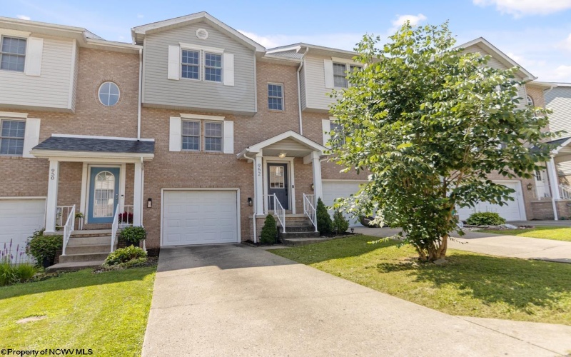 952 Ashton Place, Morgantown, West Virginia 26508, 2 Bedrooms Bedrooms, 5 Rooms Rooms,2 BathroomsBathrooms,Single Family Attached,For Sale,Ashton,10160554