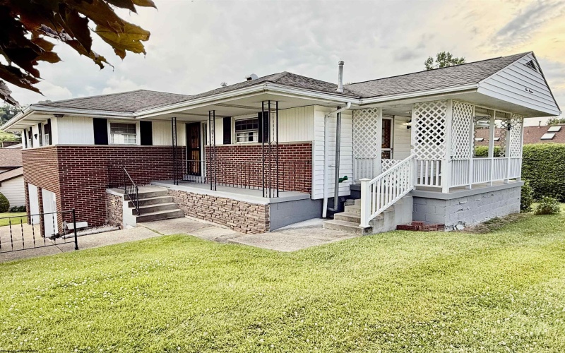 119 Golf Drive, Fairmont, West Virginia 26554, 3 Bedrooms Bedrooms, 6 Rooms Rooms,2 BathroomsBathrooms,Single Family Detached,For Sale,Golf,10160557