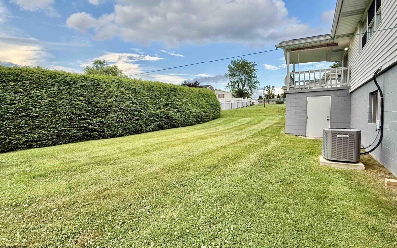 119 Golf Drive, Fairmont, West Virginia 26554, 3 Bedrooms Bedrooms, 6 Rooms Rooms,2 BathroomsBathrooms,Single Family Detached,For Sale,Golf,10160557