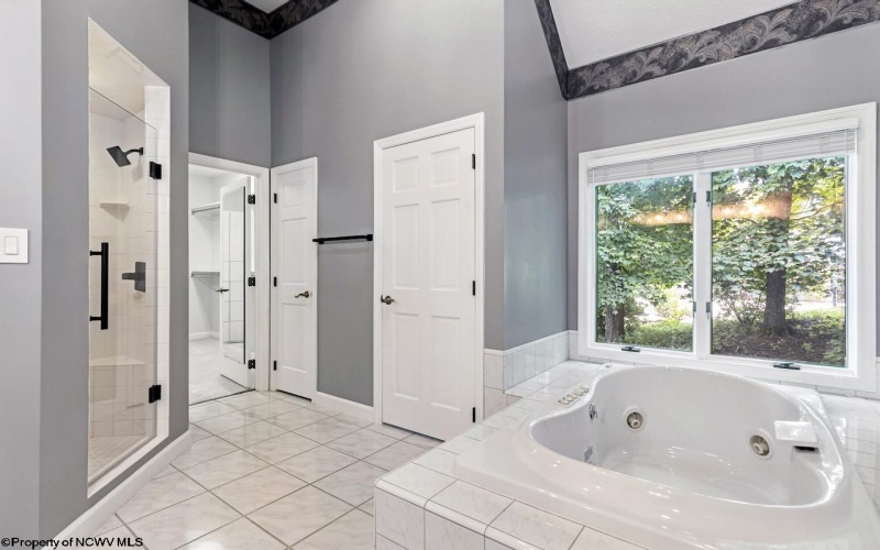 3951 Eastlake Drive, Morgantown, West Virginia 26508, 4 Bedrooms Bedrooms, 8 Rooms Rooms,3 BathroomsBathrooms,Single Family Detached,For Sale,Eastlake,10160556