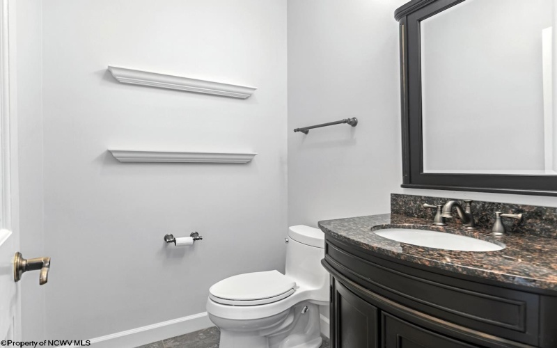 3951 Eastlake Drive, Morgantown, West Virginia 26508, 4 Bedrooms Bedrooms, 8 Rooms Rooms,3 BathroomsBathrooms,Single Family Detached,For Sale,Eastlake,10160556