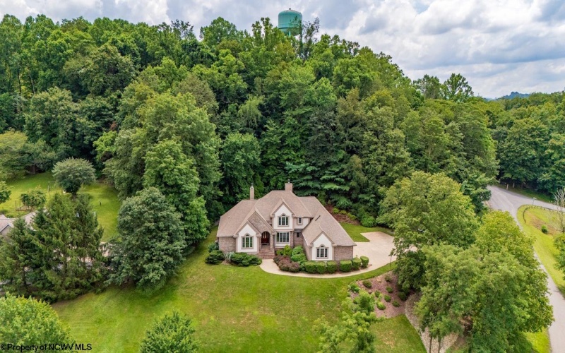 3951 Eastlake Drive, Morgantown, West Virginia 26508, 4 Bedrooms Bedrooms, 8 Rooms Rooms,3 BathroomsBathrooms,Single Family Detached,For Sale,Eastlake,10160556