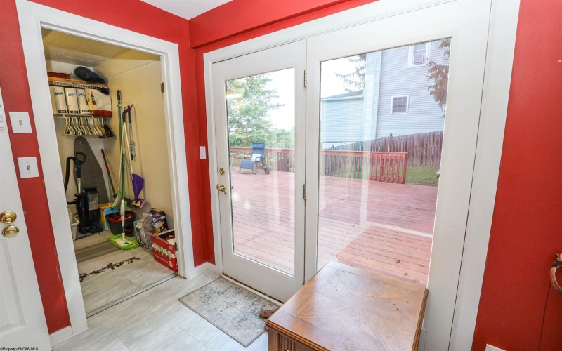 521 Center Street, Morgantown, West Virginia 26505, 4 Bedrooms Bedrooms, 6 Rooms Rooms,3 BathroomsBathrooms,Single Family Detached,For Sale,Center,10160559