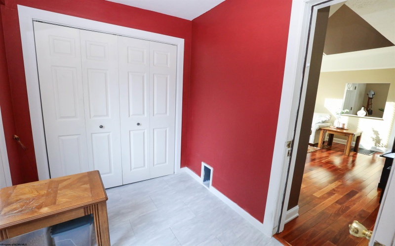 521 Center Street, Morgantown, West Virginia 26505, 4 Bedrooms Bedrooms, 6 Rooms Rooms,3 BathroomsBathrooms,Single Family Detached,For Sale,Center,10160559