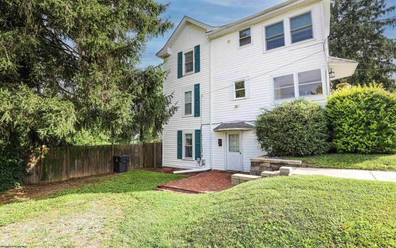 521 Center Street, Morgantown, West Virginia 26505, 4 Bedrooms Bedrooms, 6 Rooms Rooms,3 BathroomsBathrooms,Single Family Detached,For Sale,Center,10160559
