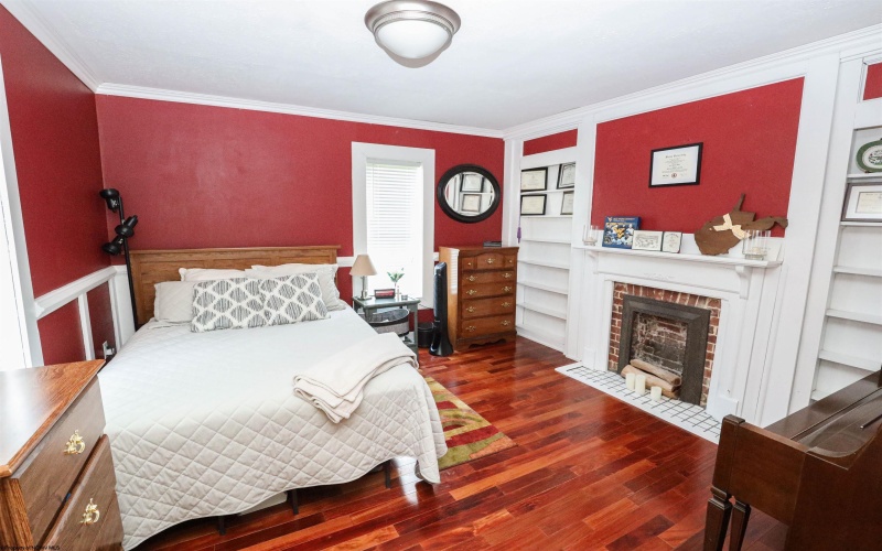 521 Center Street, Morgantown, West Virginia 26505, 4 Bedrooms Bedrooms, 6 Rooms Rooms,3 BathroomsBathrooms,Single Family Detached,For Sale,Center,10160559