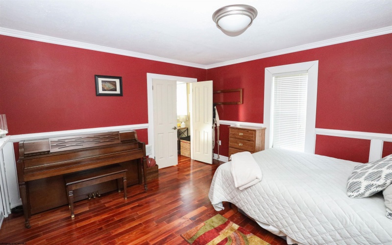521 Center Street, Morgantown, West Virginia 26505, 4 Bedrooms Bedrooms, 6 Rooms Rooms,3 BathroomsBathrooms,Single Family Detached,For Sale,Center,10160559