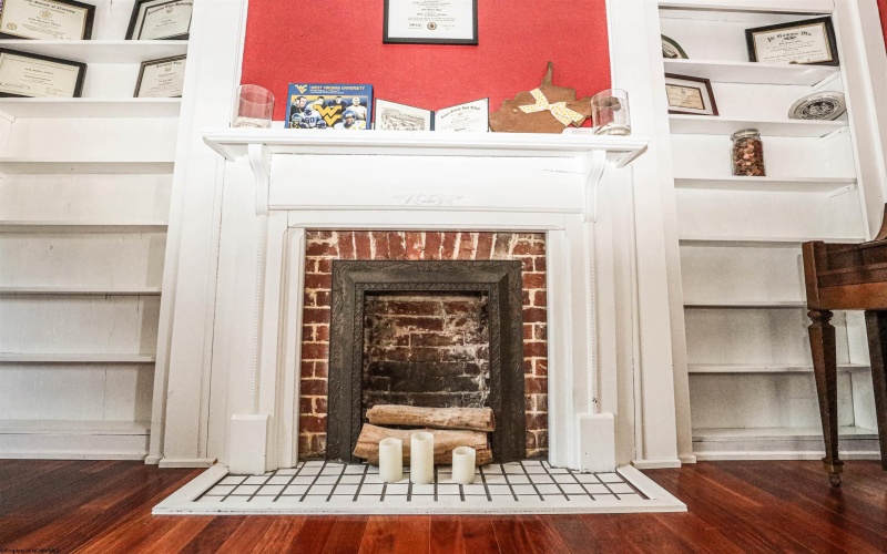 521 Center Street, Morgantown, West Virginia 26505, 4 Bedrooms Bedrooms, 6 Rooms Rooms,3 BathroomsBathrooms,Single Family Detached,For Sale,Center,10160559