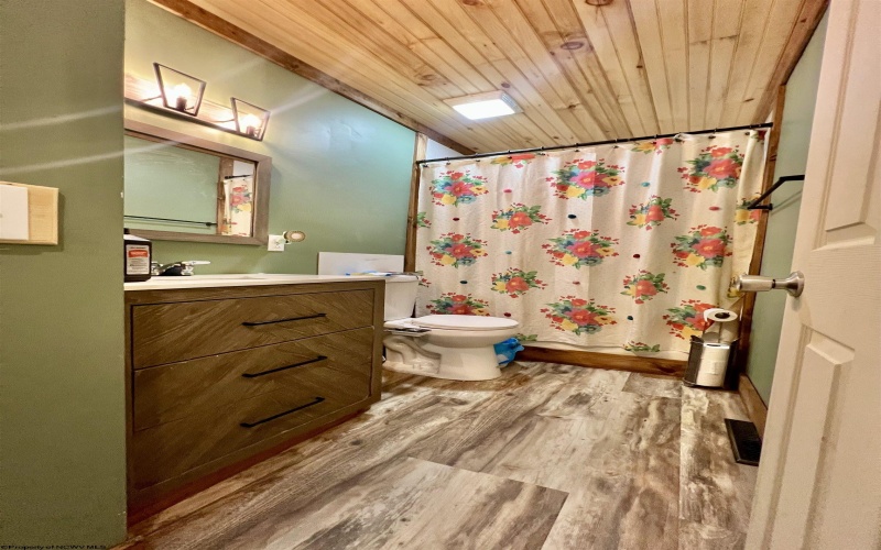 549 Cody Lane, Weston, West Virginia 26452, 3 Bedrooms Bedrooms, 8 Rooms Rooms,1 BathroomBathrooms,Single Family Detached,For Sale,Cody,10160560