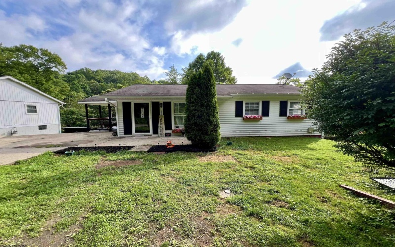 549 Cody Lane, Weston, West Virginia 26452, 3 Bedrooms Bedrooms, 8 Rooms Rooms,1 BathroomBathrooms,Single Family Detached,For Sale,Cody,10160560