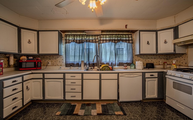 847 Bethel Road, Morgantown, West Virginia 26501, 5 Bedrooms Bedrooms, 8 Rooms Rooms,1 BathroomBathrooms,Single Family Detached,For Sale,Bethel,10160581