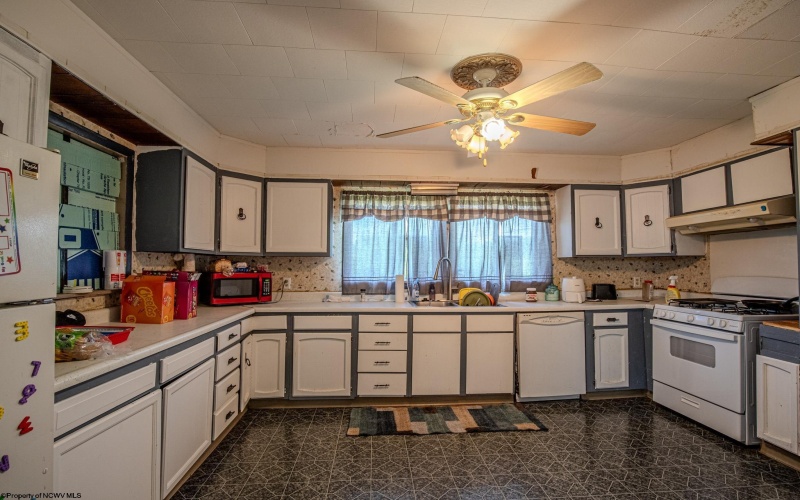 847 Bethel Road, Morgantown, West Virginia 26501, 5 Bedrooms Bedrooms, 8 Rooms Rooms,1 BathroomBathrooms,Single Family Detached,For Sale,Bethel,10160581