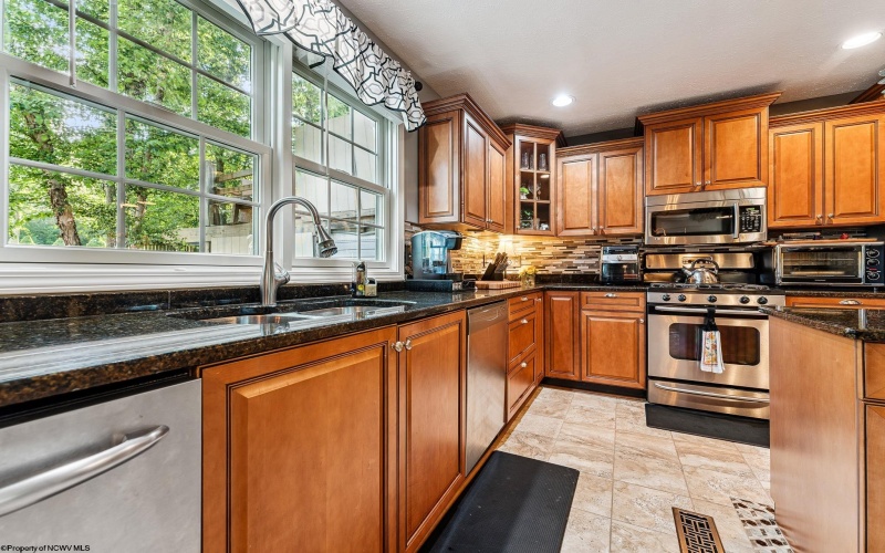 3 Banner Place, Morgantown, West Virginia 26508, 4 Bedrooms Bedrooms, 7 Rooms Rooms,3 BathroomsBathrooms,Single Family Attached,For Sale,Banner,10160566