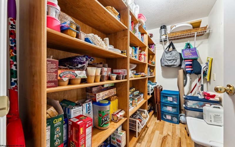 3 Banner Place, Morgantown, West Virginia 26508, 4 Bedrooms Bedrooms, 7 Rooms Rooms,3 BathroomsBathrooms,Single Family Attached,For Sale,Banner,10160566