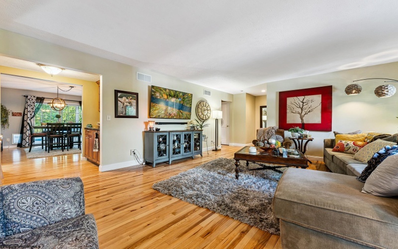 3 Banner Place, Morgantown, West Virginia 26508, 4 Bedrooms Bedrooms, 7 Rooms Rooms,3 BathroomsBathrooms,Single Family Attached,For Sale,Banner,10160566