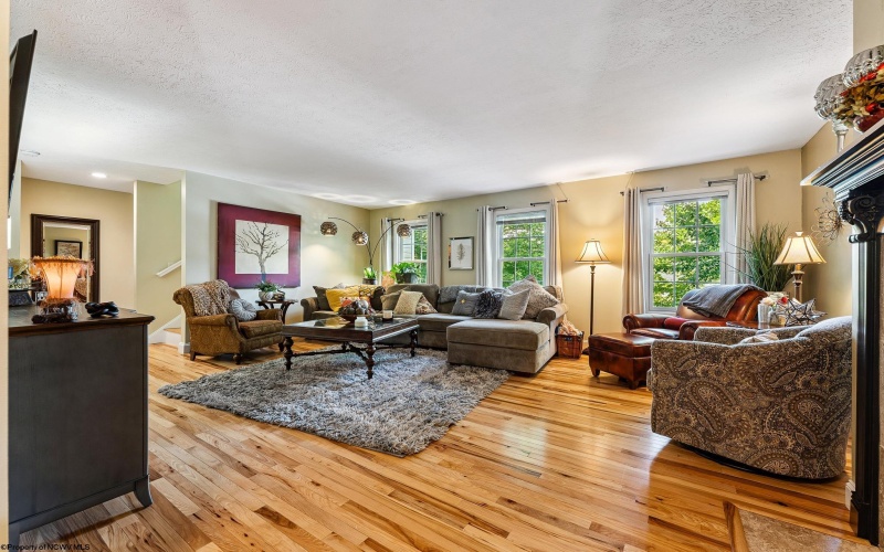 3 Banner Place, Morgantown, West Virginia 26508, 4 Bedrooms Bedrooms, 7 Rooms Rooms,3 BathroomsBathrooms,Single Family Attached,For Sale,Banner,10160566