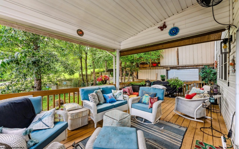 3 Banner Place, Morgantown, West Virginia 26508, 4 Bedrooms Bedrooms, 7 Rooms Rooms,3 BathroomsBathrooms,Single Family Attached,For Sale,Banner,10160566
