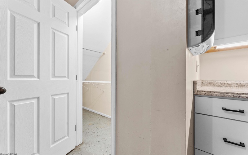 7 Hanna Lane, Morgantown, West Virginia 26508, 2 Bedrooms Bedrooms, 5 Rooms Rooms,1 BathroomBathrooms,Single Family Attached,For Sale,Hanna,10160573