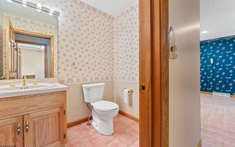 2374 Lakeside Estates, Morgantown, West Virginia 26508, 4 Bedrooms Bedrooms, 8 Rooms Rooms,3 BathroomsBathrooms,Single Family Detached,For Sale,Lakeside,10160580