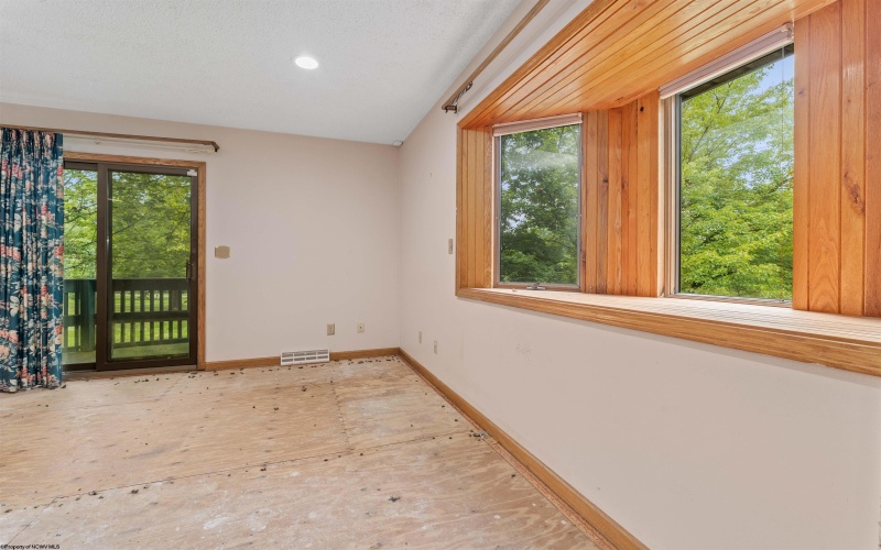 2374 Lakeside Estates, Morgantown, West Virginia 26508, 4 Bedrooms Bedrooms, 8 Rooms Rooms,3 BathroomsBathrooms,Single Family Detached,For Sale,Lakeside,10160580