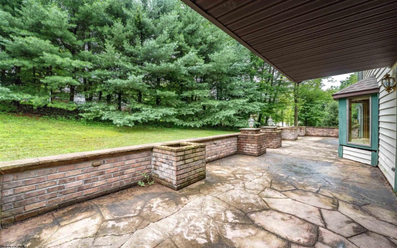 2374 Lakeside Estates, Morgantown, West Virginia 26508, 4 Bedrooms Bedrooms, 8 Rooms Rooms,3 BathroomsBathrooms,Single Family Detached,For Sale,Lakeside,10160580