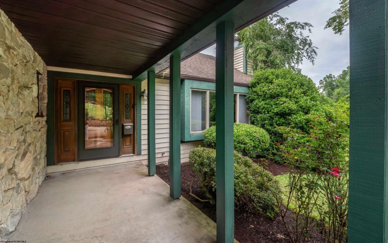 2374 Lakeside Estates, Morgantown, West Virginia 26508, 4 Bedrooms Bedrooms, 8 Rooms Rooms,3 BathroomsBathrooms,Single Family Detached,For Sale,Lakeside,10160580