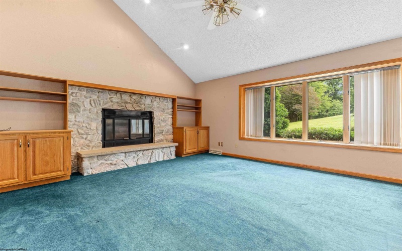 2374 Lakeside Estates, Morgantown, West Virginia 26508, 4 Bedrooms Bedrooms, 8 Rooms Rooms,3 BathroomsBathrooms,Single Family Detached,For Sale,Lakeside,10160580