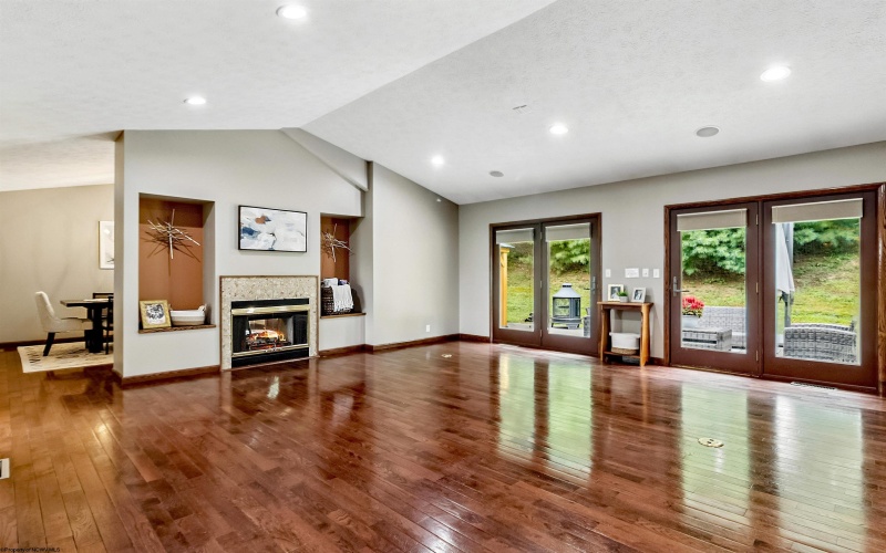 3101 Greystone Drive, Morgantown, West Virginia 26508-8601, 3 Bedrooms Bedrooms, 8 Rooms Rooms,3 BathroomsBathrooms,Single Family Detached,For Sale,Greystone,10160578