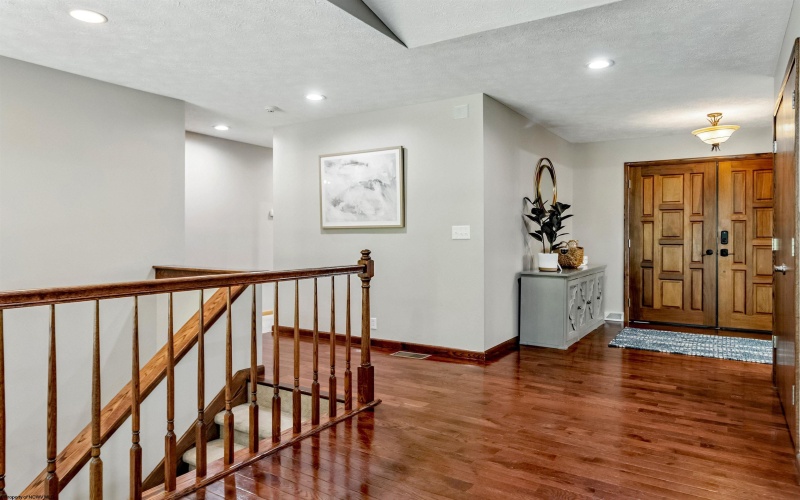3101 Greystone Drive, Morgantown, West Virginia 26508-8601, 3 Bedrooms Bedrooms, 8 Rooms Rooms,3 BathroomsBathrooms,Single Family Detached,For Sale,Greystone,10160578