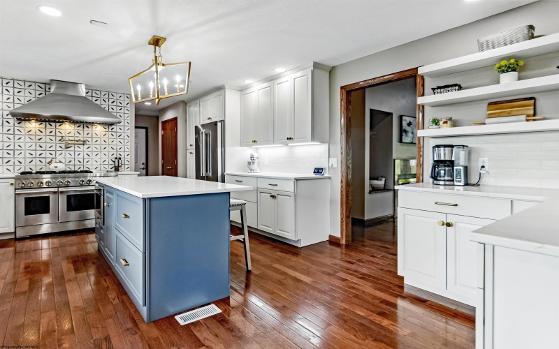 3101 Greystone Drive, Morgantown, West Virginia 26508-8601, 3 Bedrooms Bedrooms, 8 Rooms Rooms,3 BathroomsBathrooms,Single Family Detached,For Sale,Greystone,10160578