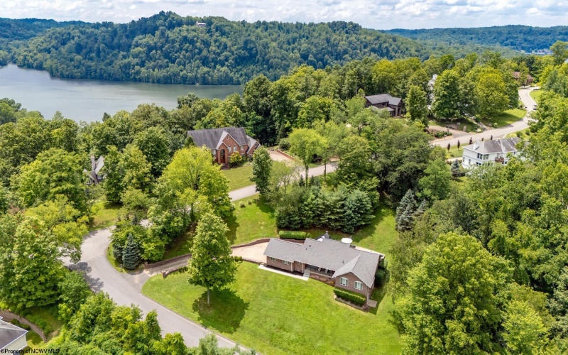 3101 Greystone Drive, Morgantown, West Virginia 26508-8601, 3 Bedrooms Bedrooms, 8 Rooms Rooms,3 BathroomsBathrooms,Single Family Detached,For Sale,Greystone,10160578