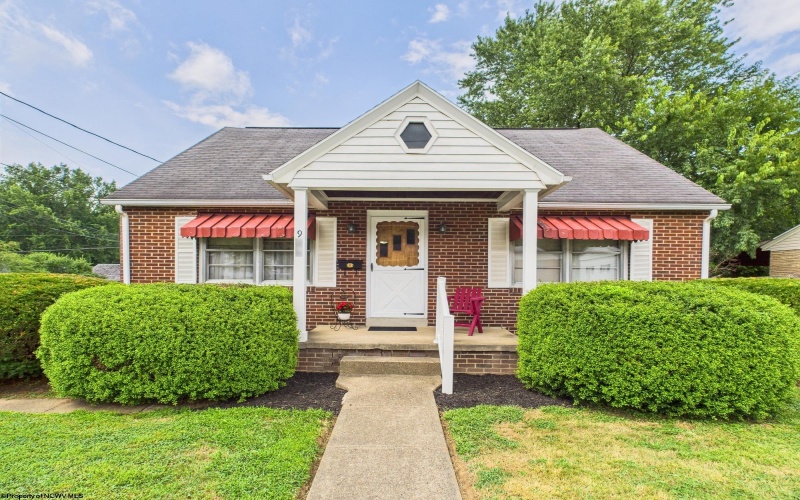 926 East Avenue, Shinnston, West Virginia 26431, 4 Bedrooms Bedrooms, 7 Rooms Rooms,2 BathroomsBathrooms,Single Family Detached,For Sale,East,10160577