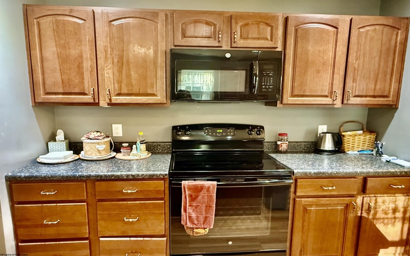 81 Valley Forge Circle, Fairmont, West Virginia 26554, 3 Bedrooms Bedrooms, 5 Rooms Rooms,2 BathroomsBathrooms,Single Family Detached,For Sale,Valley Forge,10160561