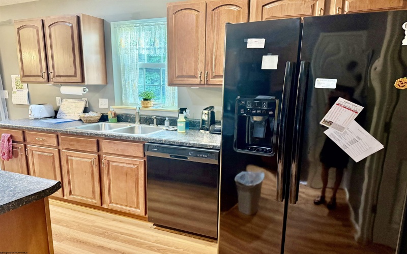 81 Valley Forge Circle, Fairmont, West Virginia 26554, 3 Bedrooms Bedrooms, 5 Rooms Rooms,2 BathroomsBathrooms,Single Family Detached,For Sale,Valley Forge,10160561