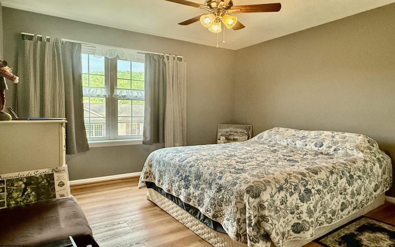 81 Valley Forge Circle, Fairmont, West Virginia 26554, 3 Bedrooms Bedrooms, 5 Rooms Rooms,2 BathroomsBathrooms,Single Family Detached,For Sale,Valley Forge,10160561