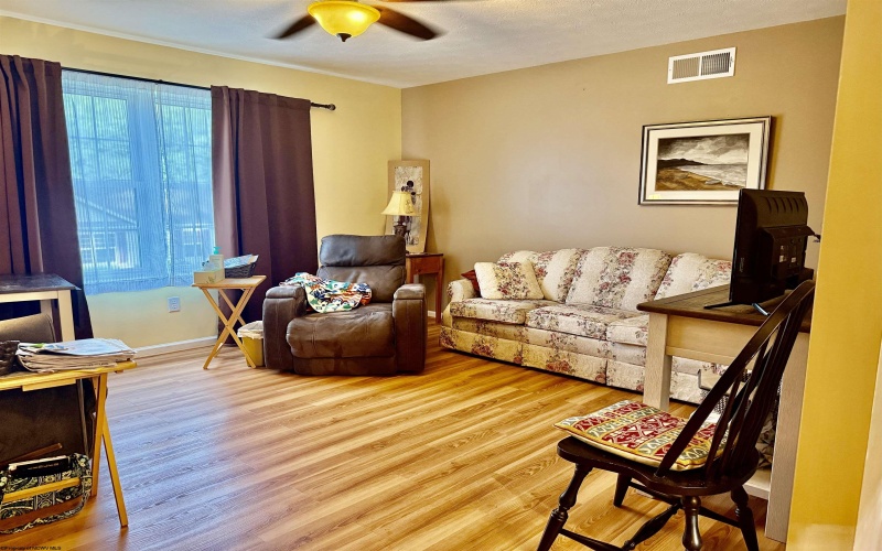 81 Valley Forge Circle, Fairmont, West Virginia 26554, 3 Bedrooms Bedrooms, 5 Rooms Rooms,2 BathroomsBathrooms,Single Family Detached,For Sale,Valley Forge,10160561