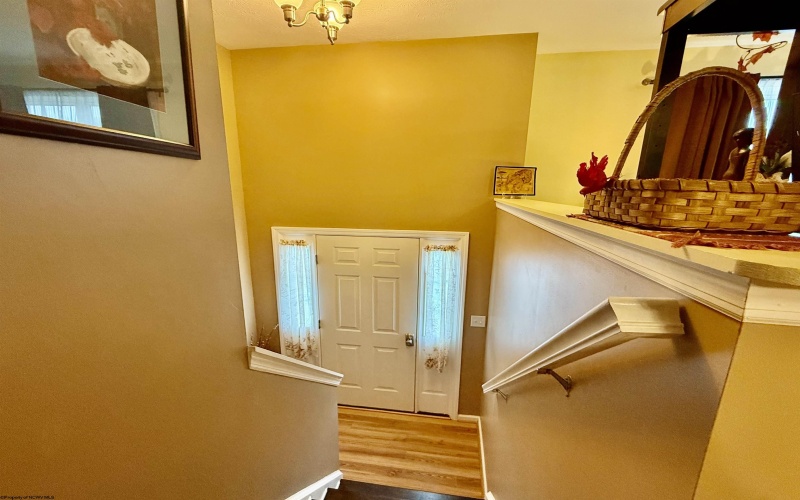 81 Valley Forge Circle, Fairmont, West Virginia 26554, 3 Bedrooms Bedrooms, 5 Rooms Rooms,2 BathroomsBathrooms,Single Family Detached,For Sale,Valley Forge,10160561