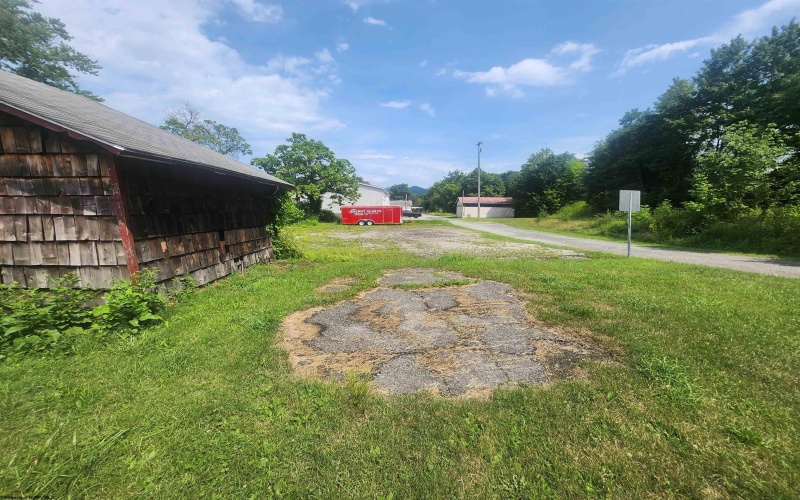 1111 Henry Avenue, Elkins, West Virginia 26241, 1 Bedroom Bedrooms, 2 Rooms Rooms,1 BathroomBathrooms,Single Family Detached,For Sale,Henry,10160564