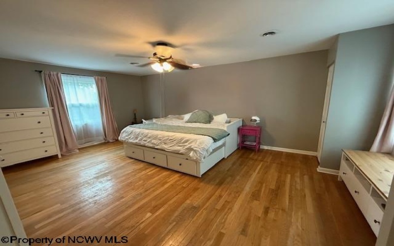 41 Chardonnay Drive, Morgantown, West Virginia 26508-9313, 4 Bedrooms Bedrooms, 10 Rooms Rooms,2 BathroomsBathrooms,Single Family Detached,For Sale,Chardonnay,10160565