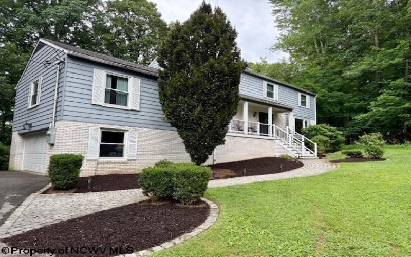 41 Chardonnay Drive, Morgantown, West Virginia 26508-9313, 4 Bedrooms Bedrooms, 10 Rooms Rooms,2 BathroomsBathrooms,Single Family Detached,For Sale,Chardonnay,10160565