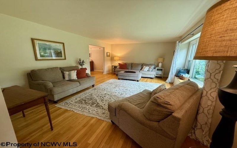 41 Chardonnay Drive, Morgantown, West Virginia 26508-9313, 4 Bedrooms Bedrooms, 10 Rooms Rooms,2 BathroomsBathrooms,Single Family Detached,For Sale,Chardonnay,10160565