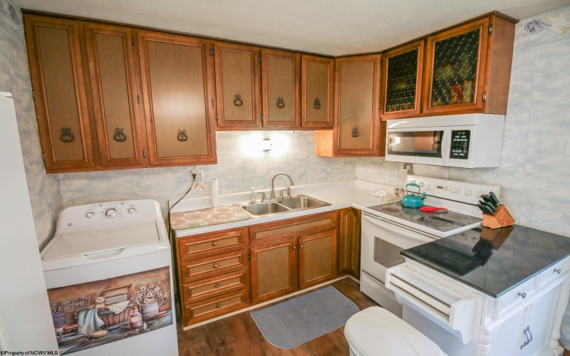 110 Apolla Drive, Morgantown, West Virginia 26501, 3 Bedrooms Bedrooms, 6 Rooms Rooms,1 BathroomBathrooms,Single Family Detached,For Sale,Apolla,10160567