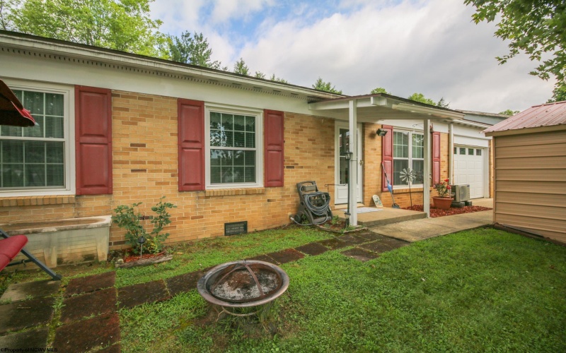110 Apolla Drive, Morgantown, West Virginia 26501, 3 Bedrooms Bedrooms, 6 Rooms Rooms,1 BathroomBathrooms,Single Family Detached,For Sale,Apolla,10160567