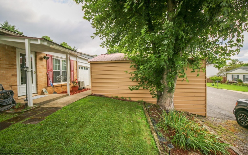 110 Apolla Drive, Morgantown, West Virginia 26501, 3 Bedrooms Bedrooms, 6 Rooms Rooms,1 BathroomBathrooms,Single Family Detached,For Sale,Apolla,10160567