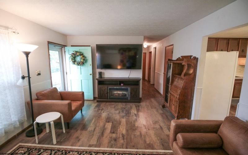 110 Apolla Drive, Morgantown, West Virginia 26501, 3 Bedrooms Bedrooms, 6 Rooms Rooms,1 BathroomBathrooms,Single Family Detached,For Sale,Apolla,10160567