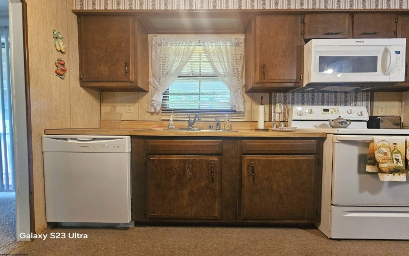 70 Dally Drive, Fairmont, West Virginia 26554, 3 Bedrooms Bedrooms, 7 Rooms Rooms,2 BathroomsBathrooms,Single Family Detached,For Sale,Dally,10160571