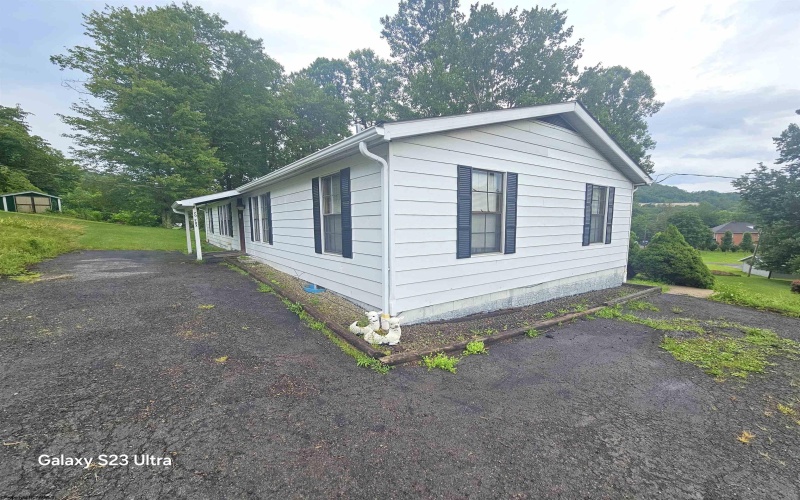70 Dally Drive, Fairmont, West Virginia 26554, 3 Bedrooms Bedrooms, 7 Rooms Rooms,2 BathroomsBathrooms,Single Family Detached,For Sale,Dally,10160571