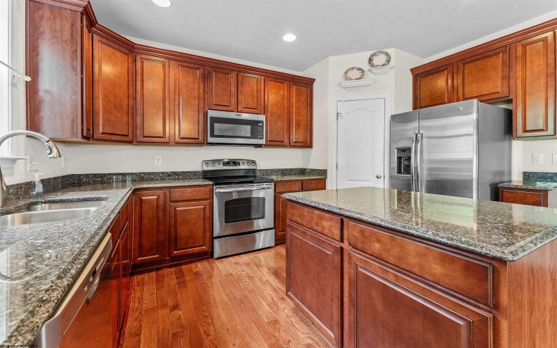 438 Blackberry Ridge Drive, Morgantown, West Virginia 26508, 3 Bedrooms Bedrooms, 7 Rooms Rooms,2 BathroomsBathrooms,Single Family Detached,For Sale,Blackberry Ridge,10160575
